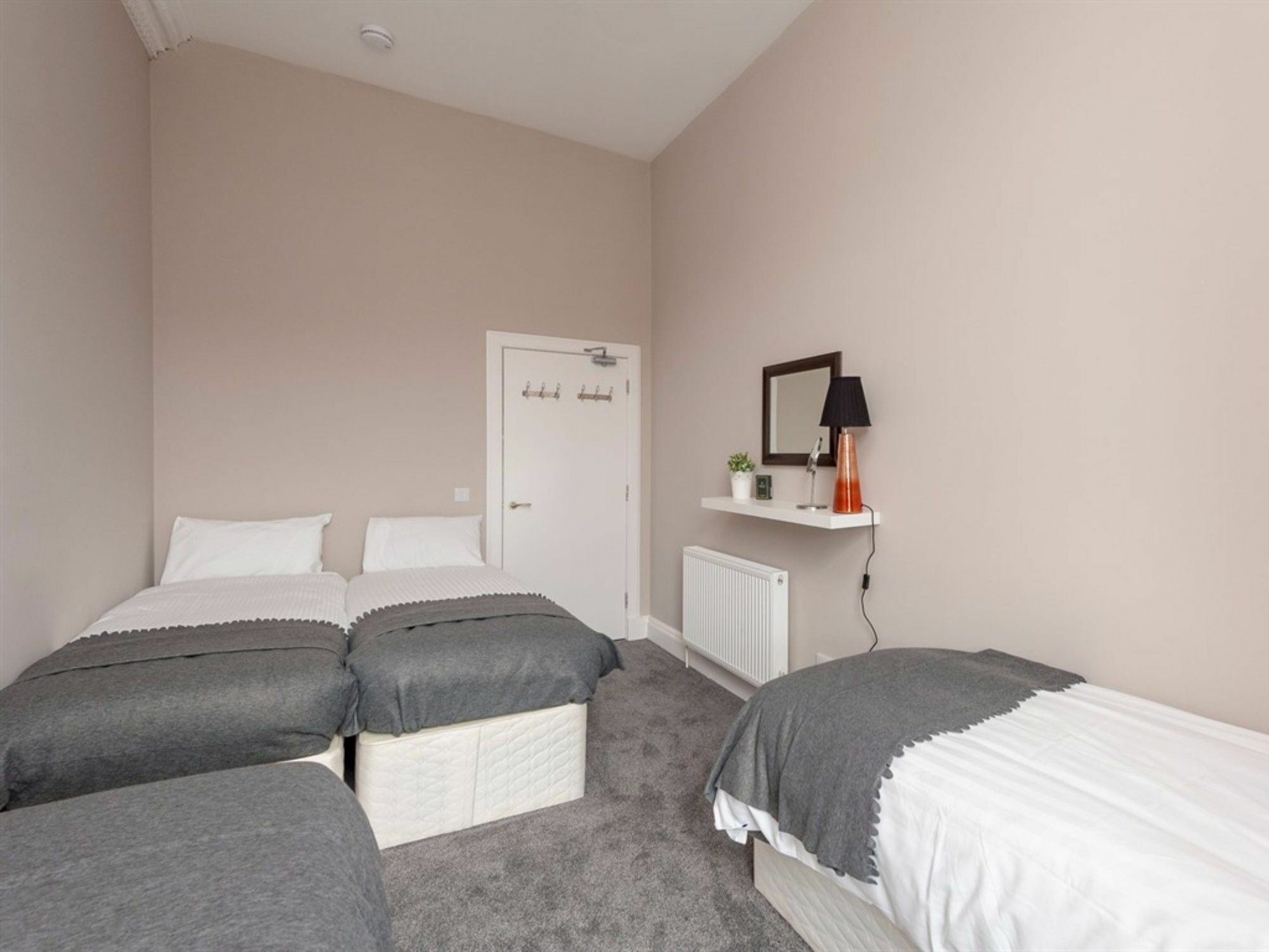 Cornerstone Apartments Edinburgh Bagian luar foto